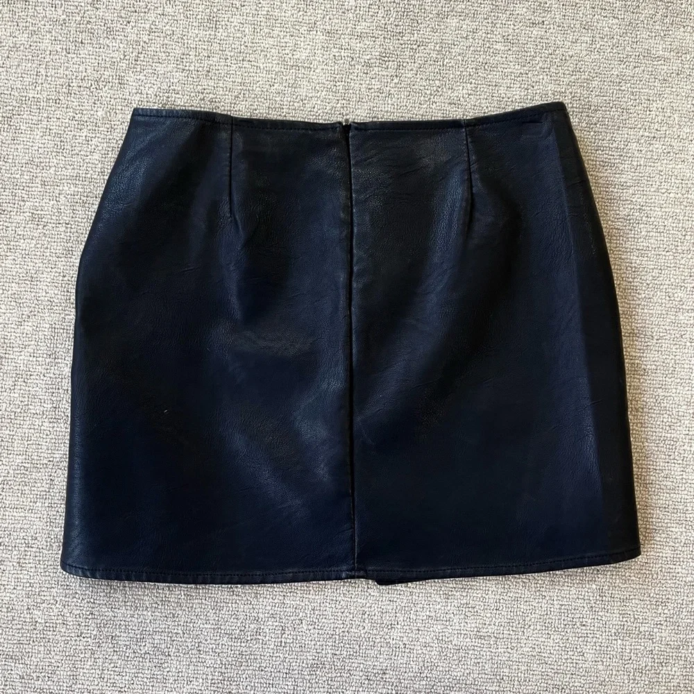 Jack by BB Dakota Womens Skirt Size 4 Black Faux Leather Wrap Mini Buckle